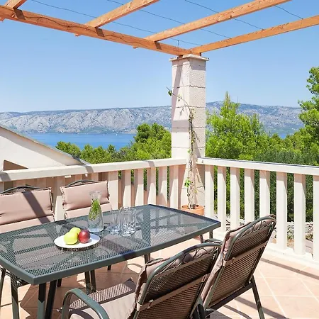 Villa Sleeps 8 With Pool Air Con And Wifi